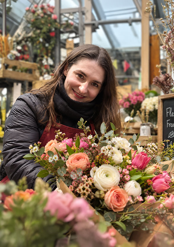 Marie, fleuriste et cofondatrice de Sens Fleuriste Caviste